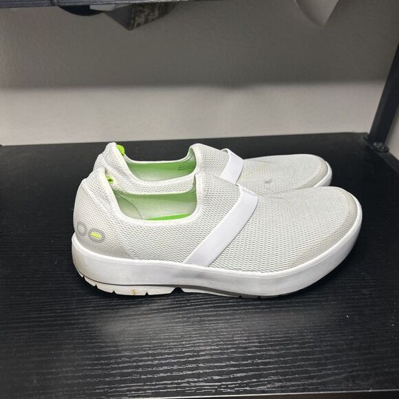 OOFOS OOmg eeZee Low  Mesh Womens Size 9 White Slip On Recovery Shoes - Picture 1 of 14